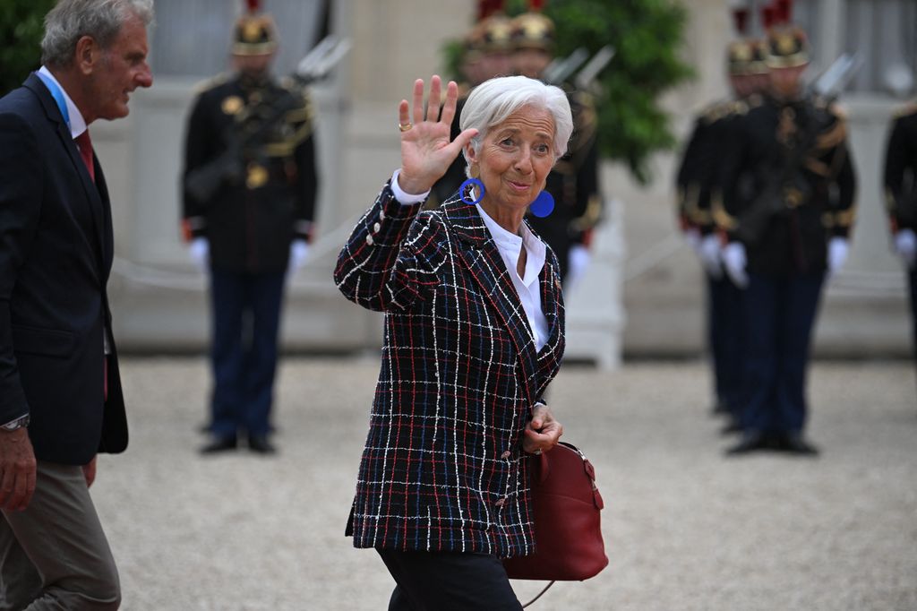 La presidenta del Banco Central Europeo, Christine Lagard en la recepción que el presidente de Francia, ha organizado en el Palacio del Elíseo antes de la ceremonia de apertura de los JJOO de París 2024