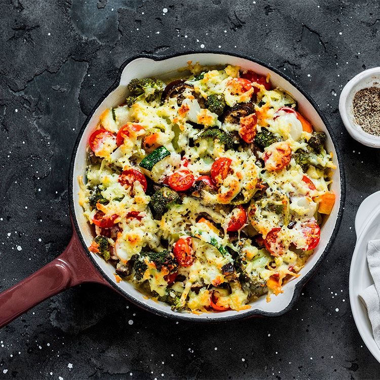 Cazuela vegetariana de 'ratatouille' gratinada con queso