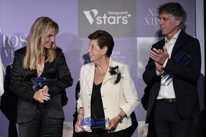 Arantxa Sánchez Vicario junto a su madre y su hermano Emilio 