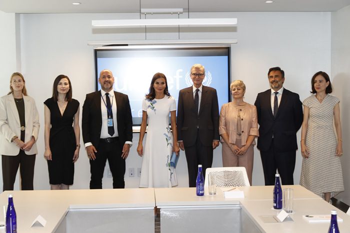 Doña Letizia, con representantes de Unicef