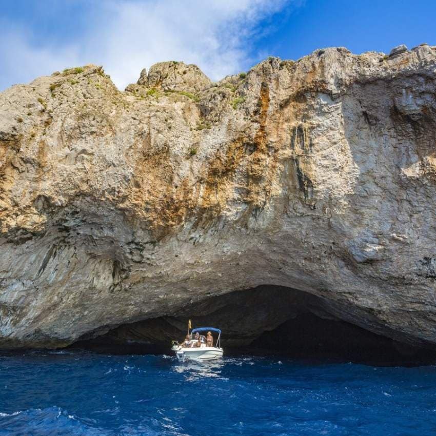 Paseo en barco por la isla de Cabrera.