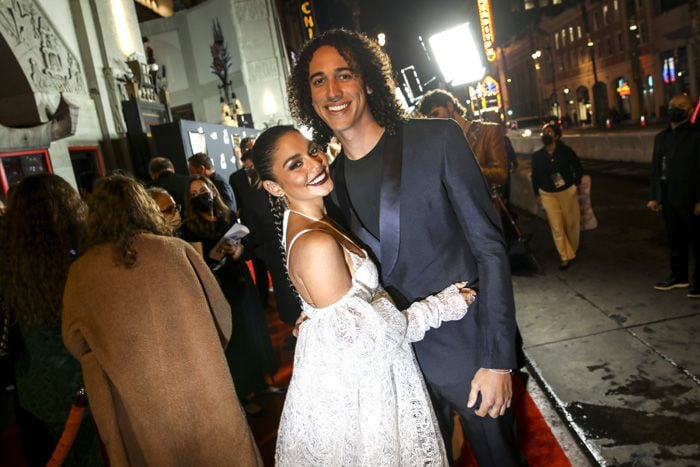 Vanessa Hudgens y Cole Tucker se comprometieron hace diez meses