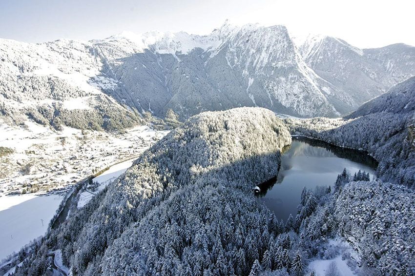 la-patinoire-naturelle-du-lac-de-Piburg-otztal