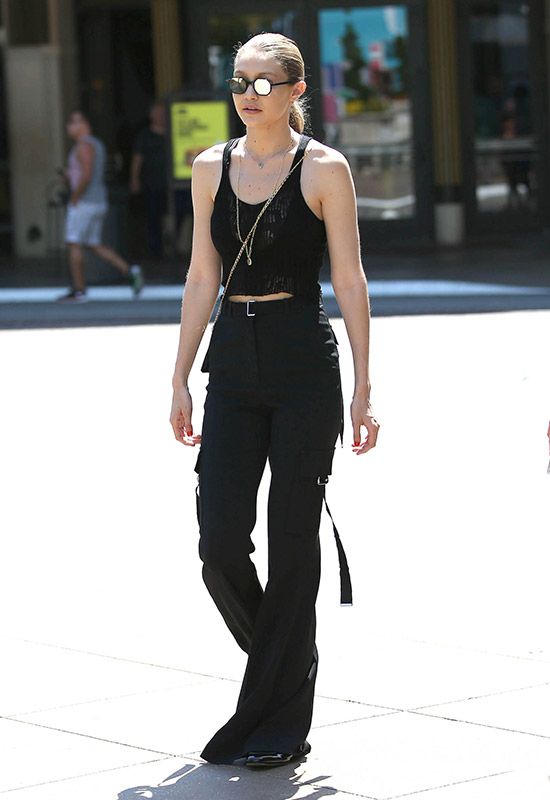 gigi hadid total look negro 4a