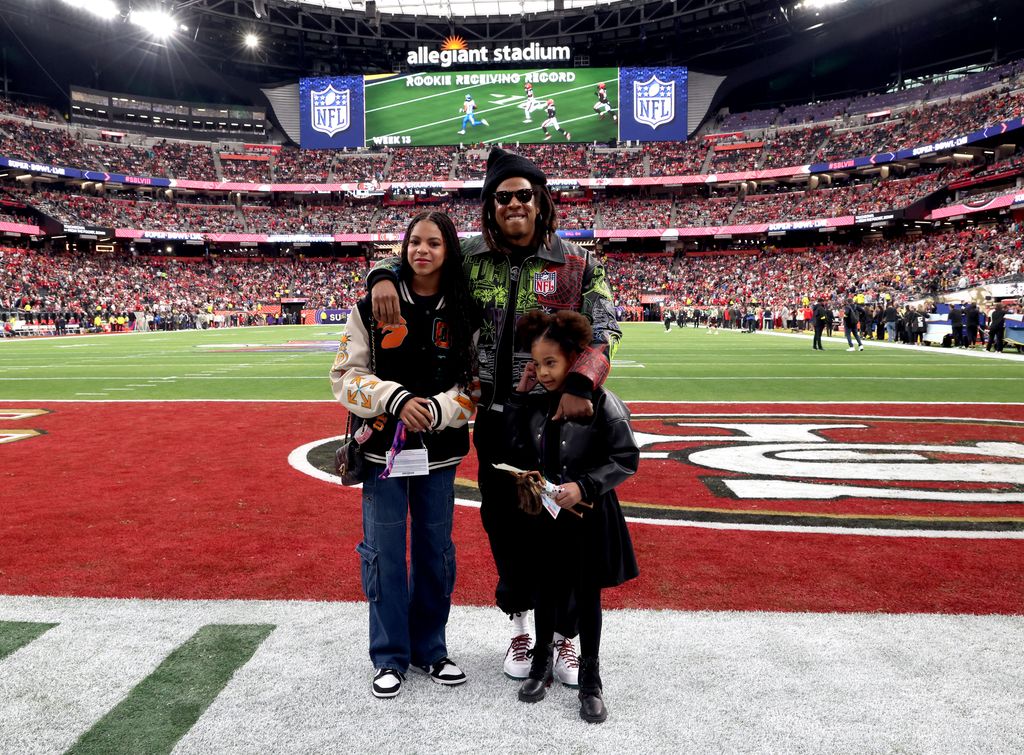 Blue Ivy y Rumi, hijas de Beyoncé y Jay-Z, llevan looks a juego en el Super Bowl