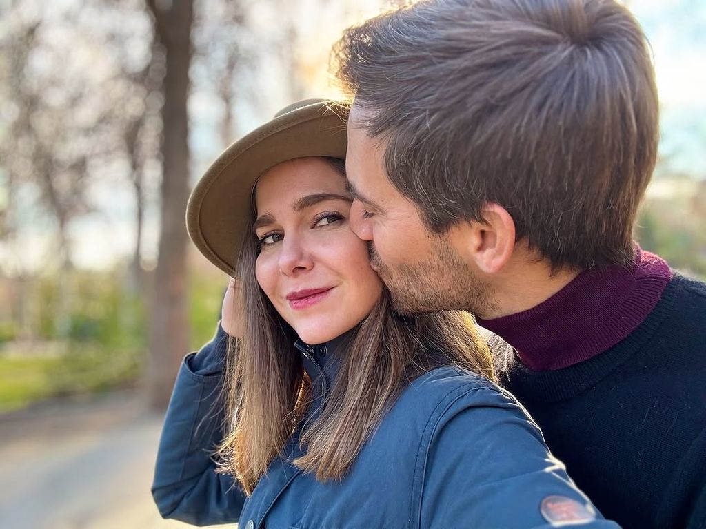 Natalia Sanchez y Marc Clotet con sus hijos