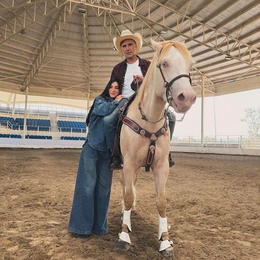 Alejandro Fernández y su novia