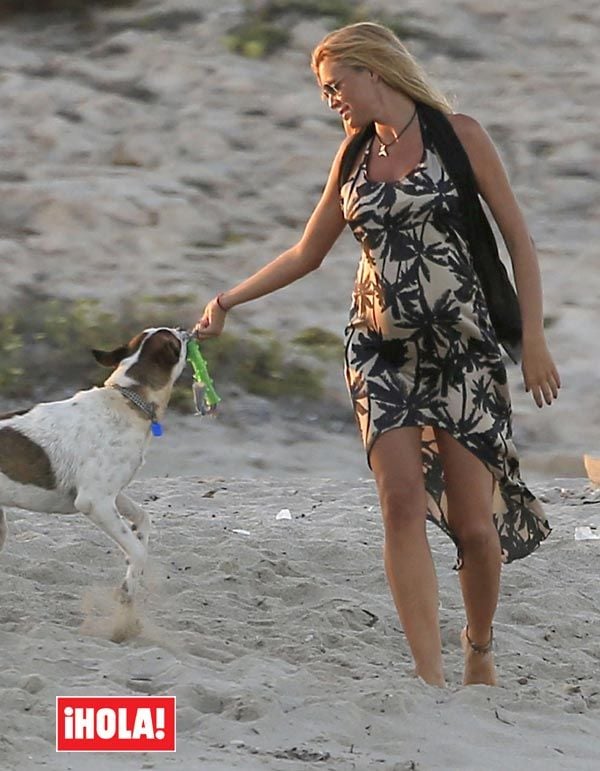 En la imagen, durante los días de relax que está pasando en las Islas Baleares mientras espera la llegada de su primer hijo, que será una niña