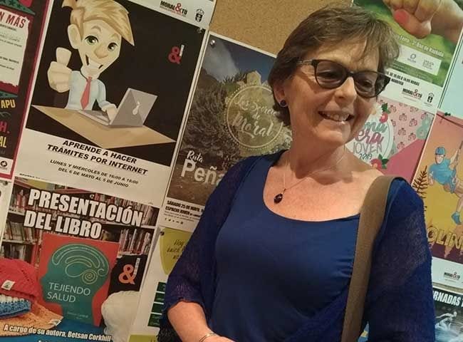 Betsan Corkhill en una de las presentaciones de su libro en Madrid