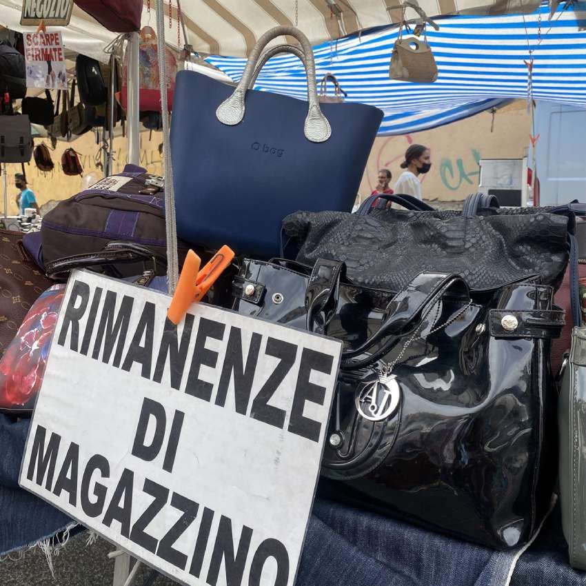 mercadillo de portaportese en roma