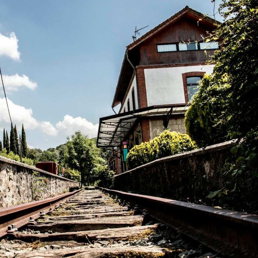 En la antigua estación de tren está instalada actualmente la oficina de turismo.