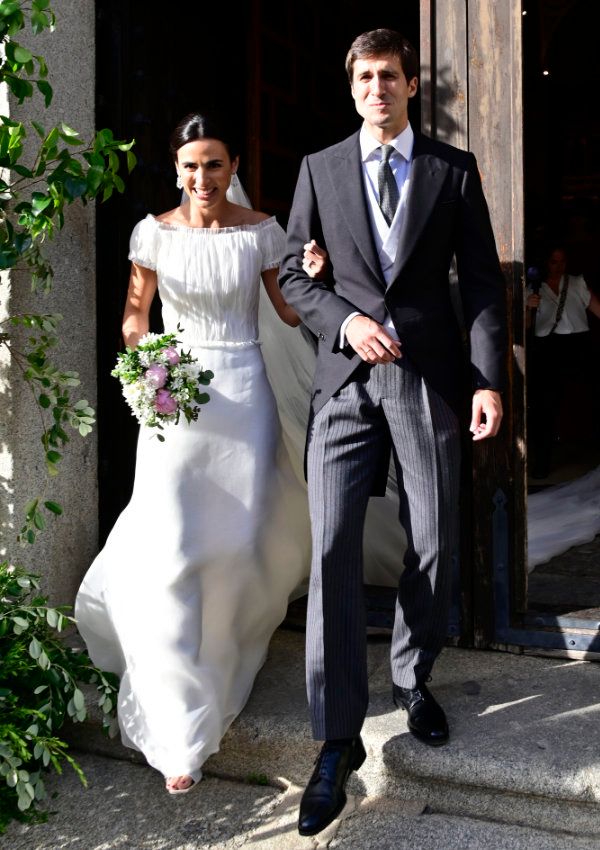 Blanca Sainz el día de su boda con vestido minimalista