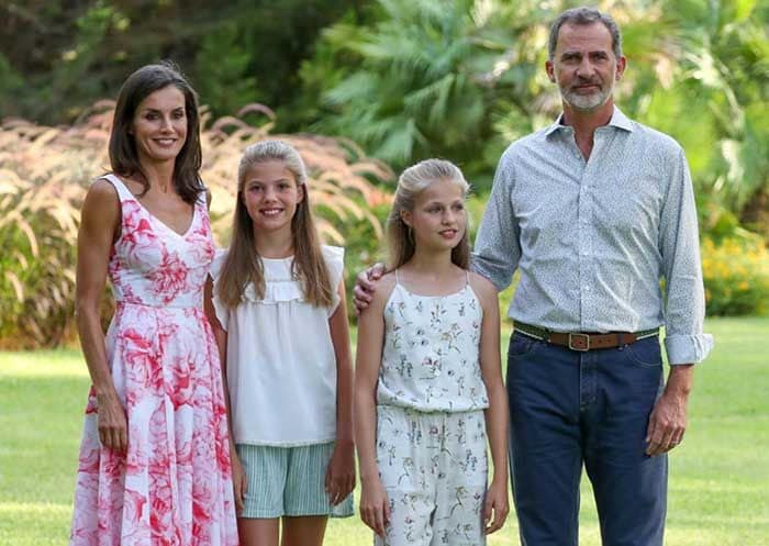 Los Reyes y sus hijas durante su posado en Palma el verano pasado