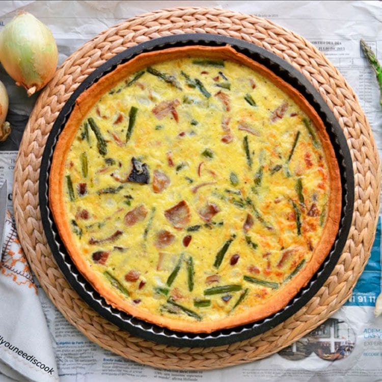 'Quiche' de setas y espárragos