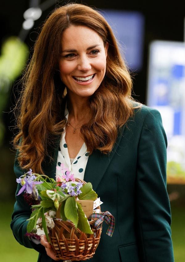 Kate Middleton con traje de chaqueta