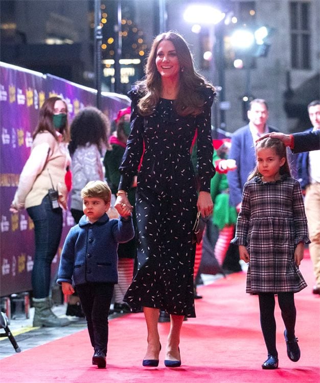 Kate Middleton con los príncipes Charlotte y Louis