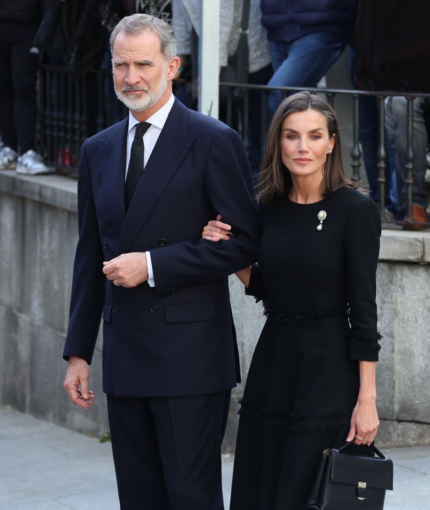 Los reyes Felipe y Letizia en el funeral de Fernando Gomez-Acebo el 8 de abril de 2024 en Madrid