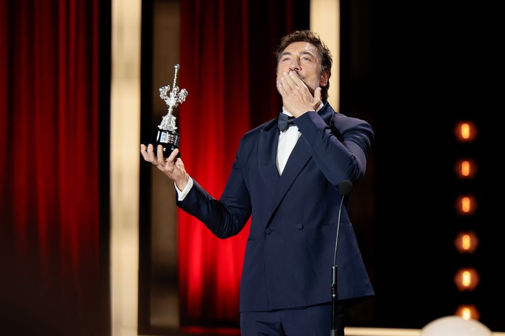 Javier Bardem recibe el Premio Donostia del Festival de San Sebastián y se lo dedica emocionado a su madre, a Penélope Cruz y a sus hijos