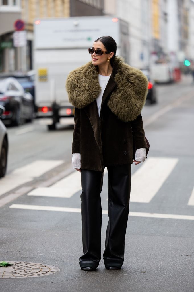 La bufanda de pelo es tendencia en invierno