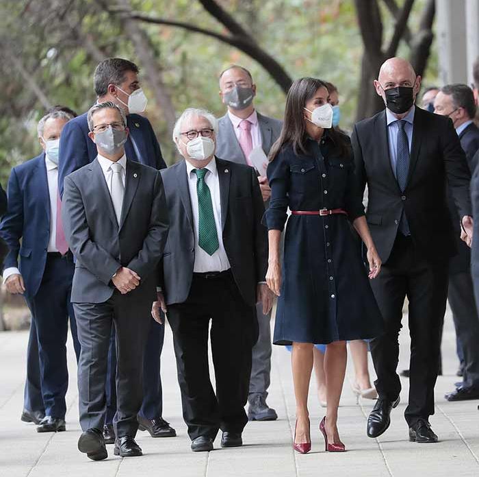 La reina Letizia llega a la facultad de Periodismo