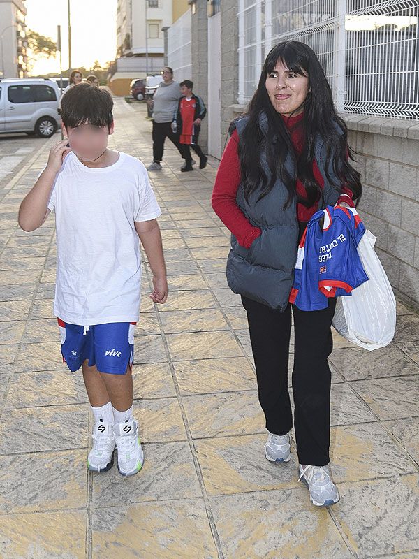 Partido de baloncesto del hijo de Isa Pantoja 