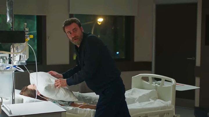 Avance de 'Hermanos': Aybike y Yasmin sorprenden a Gökhan tratando de matar a Ayla