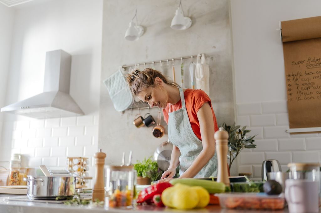 Mujer cocinando