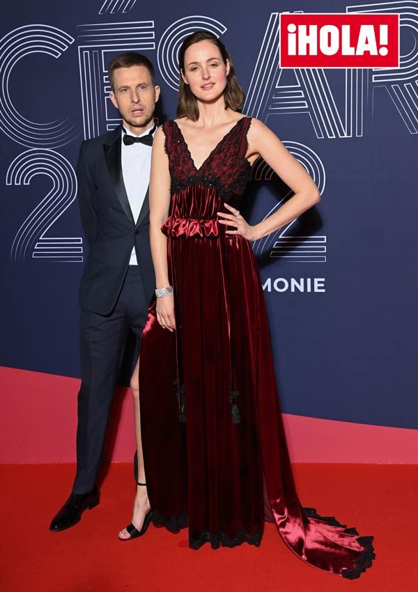 Anders Danielsen Lie y Renate Reinsve en los premios César 2022