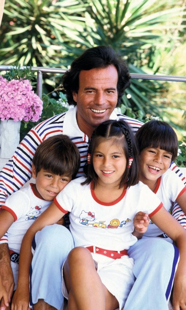 HO4130 JULIO IGLESIAS ISABEL PREYSLER