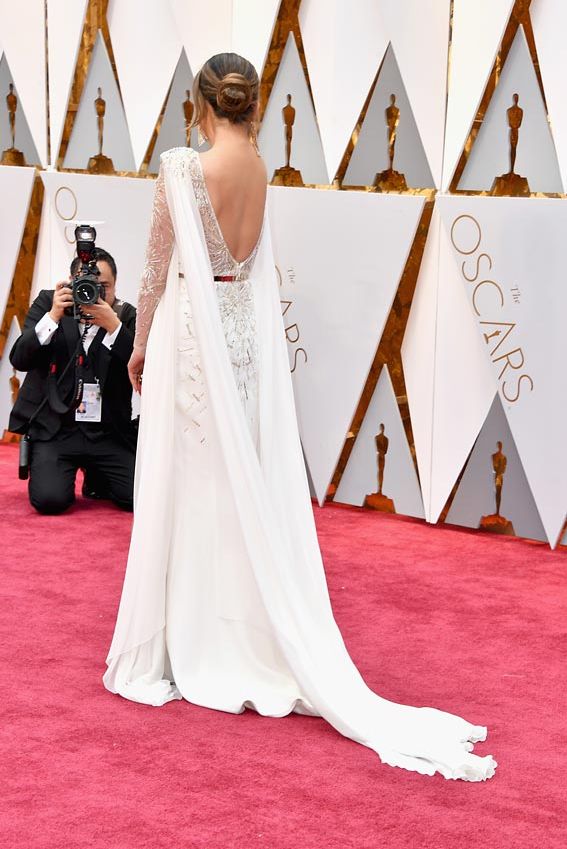 oscars_chrissy_teigen_2a