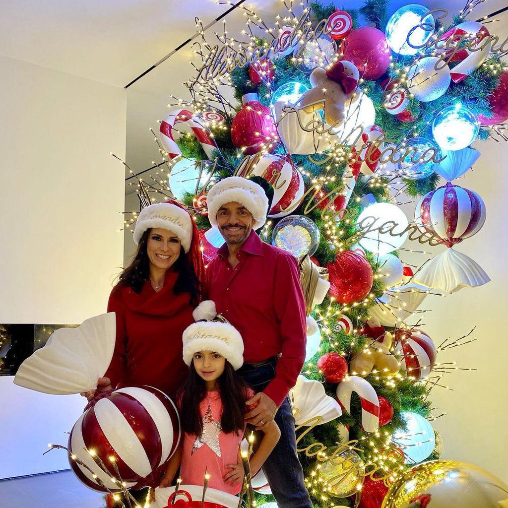 Eugenio Derbez, Alessandra Rosaldo y su hija