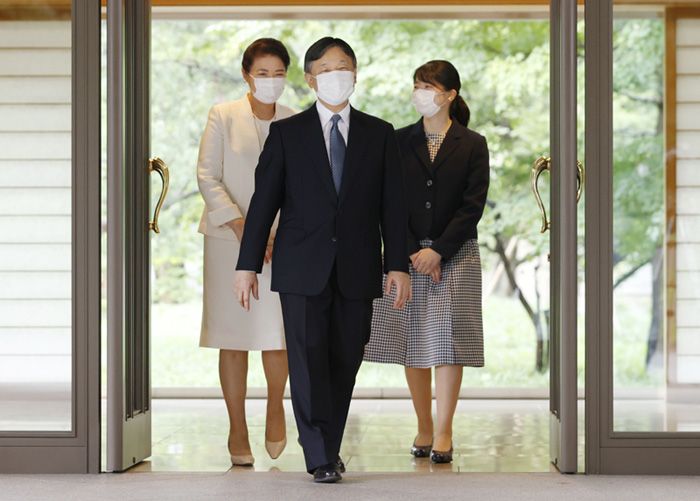 El emperador Naruhito y su familia se mudan a su nueva residencia