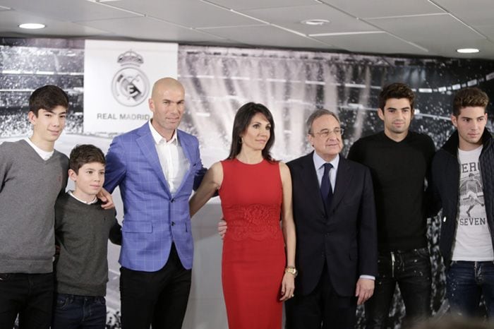 Zidane y Véronique con sus hijos