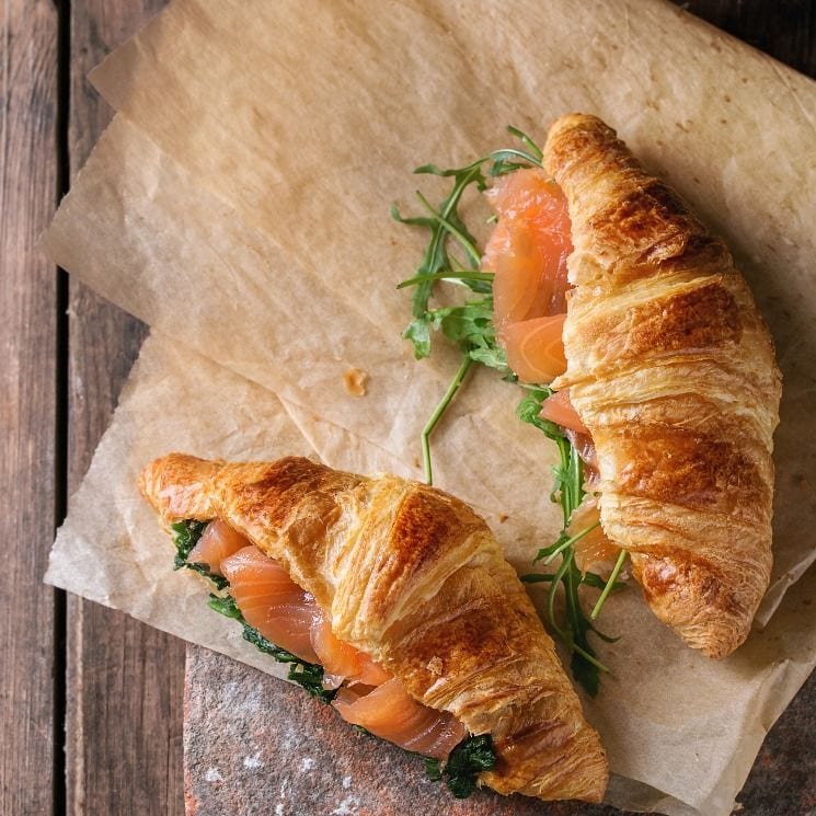 croissant noruego salmon ahumado