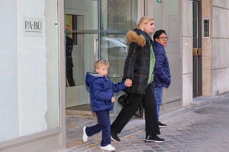 María Zurita con su hijo Carlos