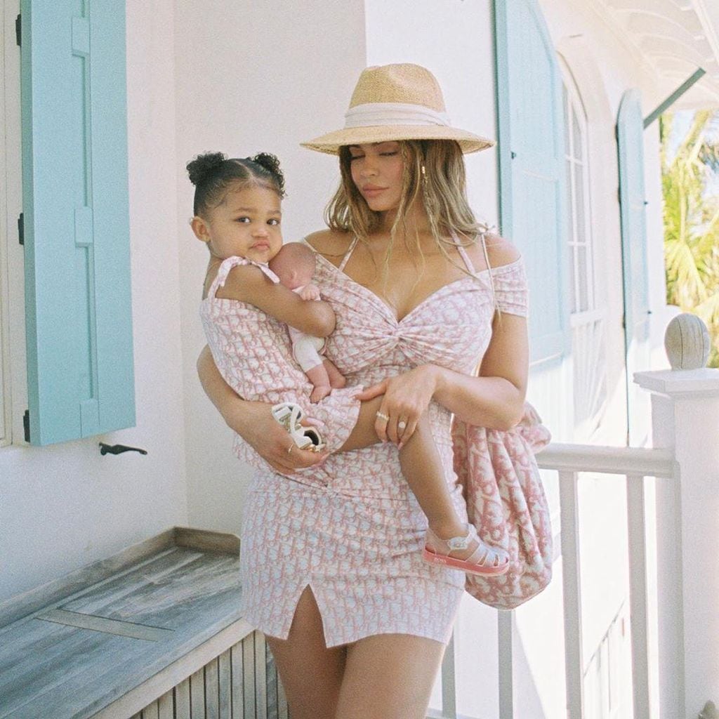 kylie jenner stormi picture