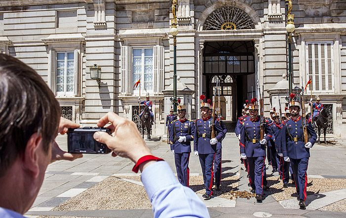 La Guardia Real, al servicio de la lucha contra el virus, ¿qué es y para qué sirve este cuerpo de seguridad? 