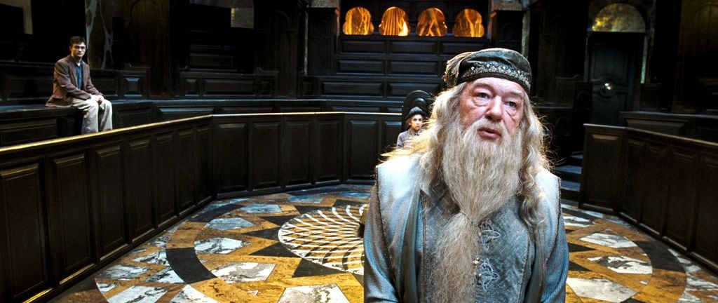  Michael Gambon