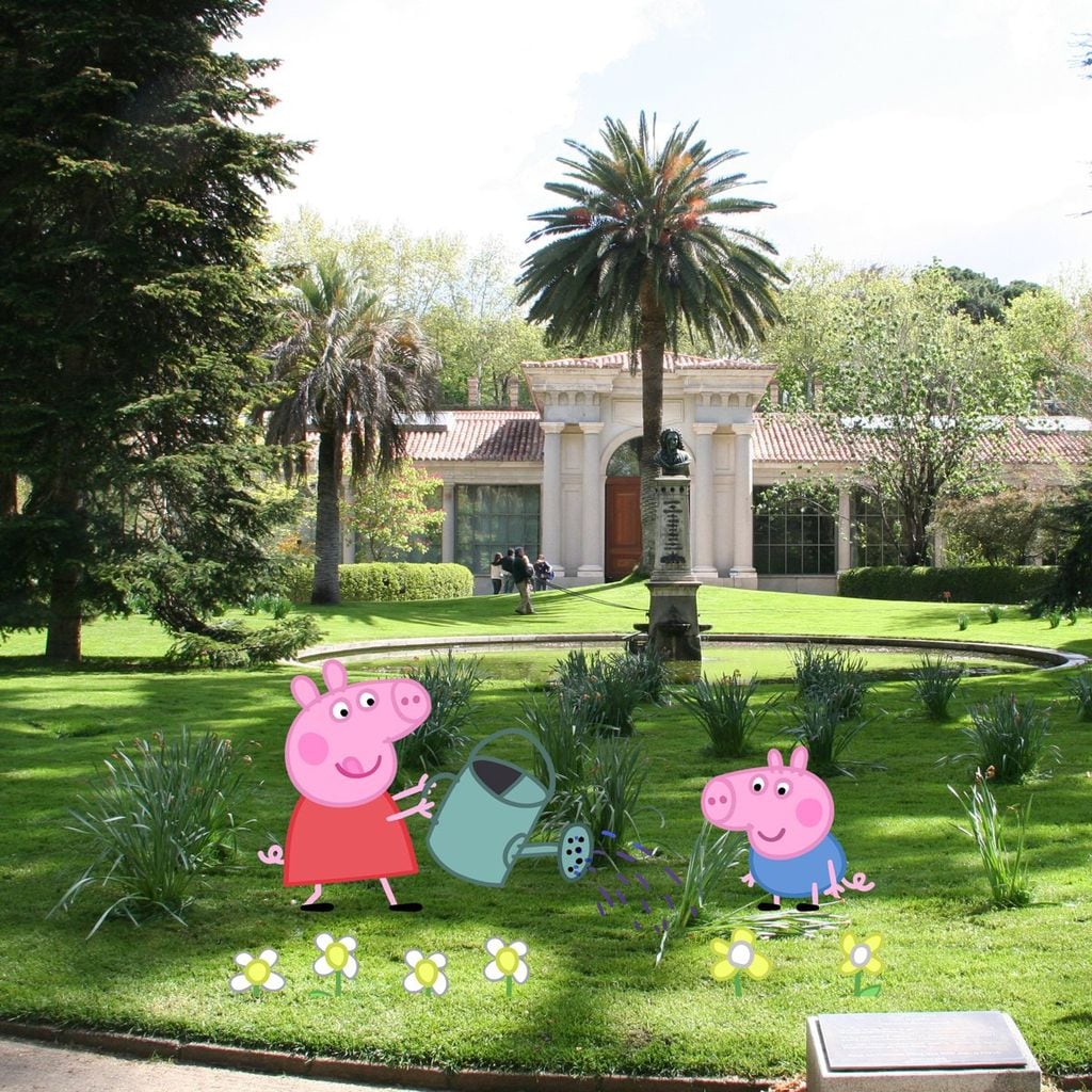 peppa pig y su familia recorren los jardines de espa a