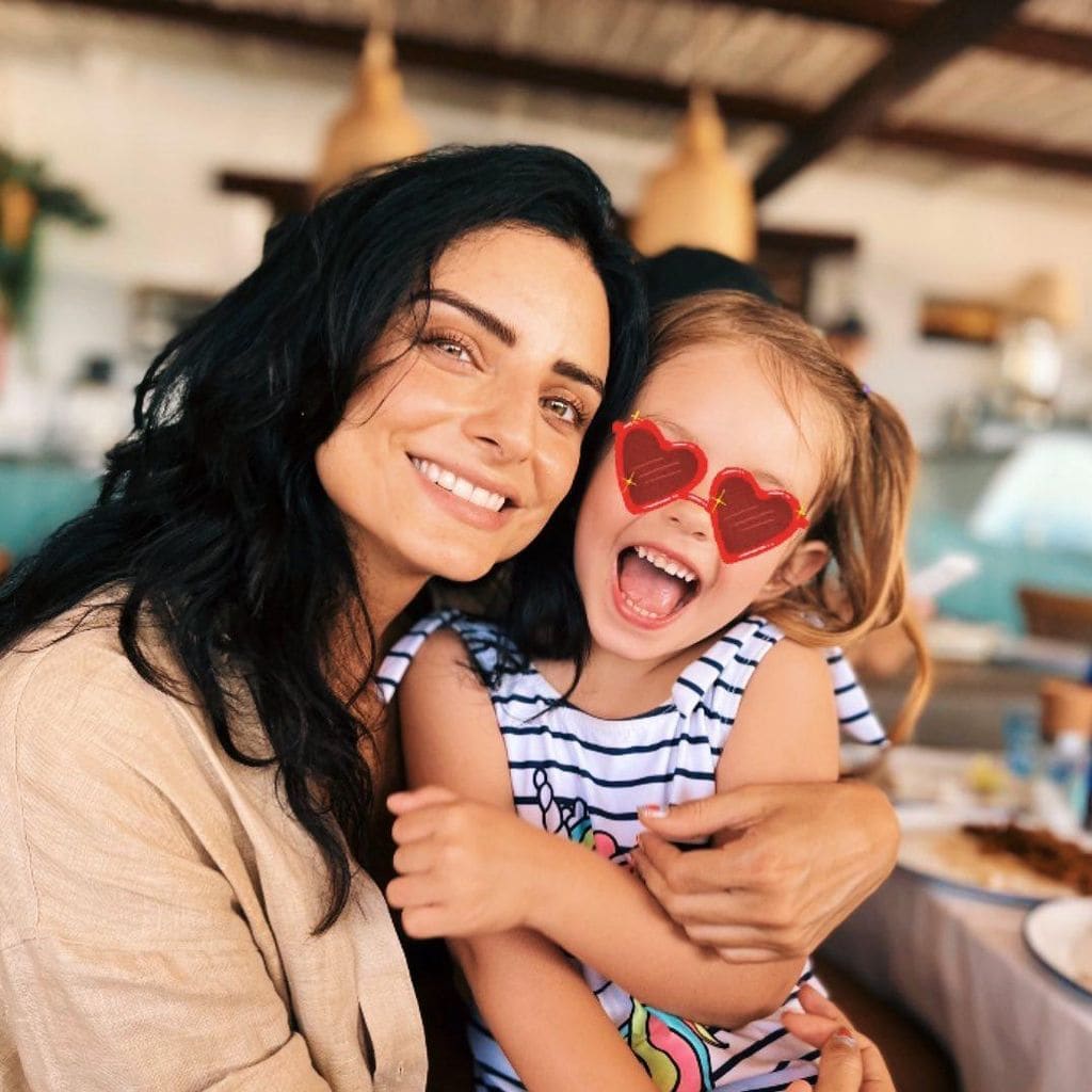 Aislinn Derbez y su hija Kailani