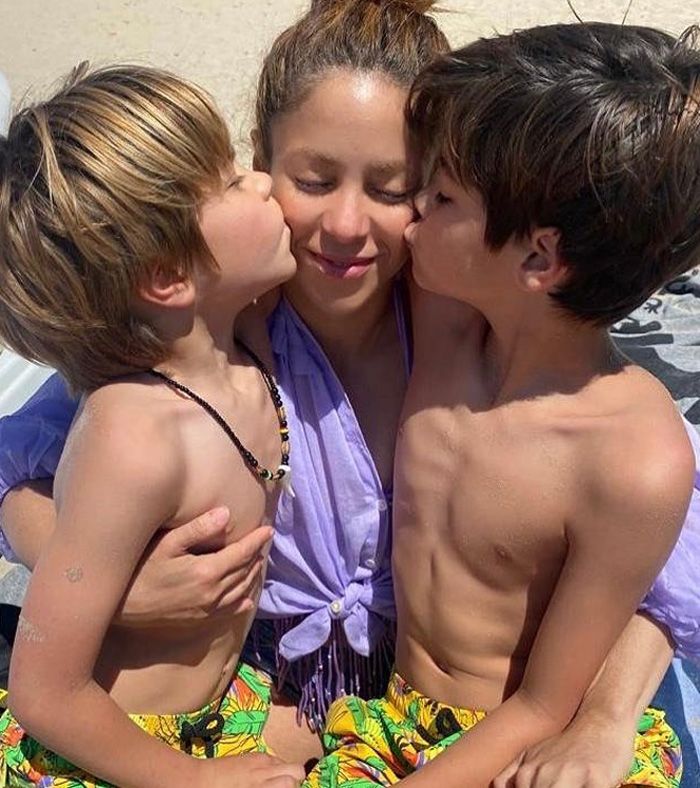 Shakira con sus hijos