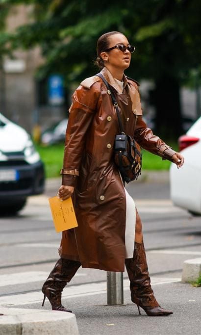 botas de serpiente en la fashion week