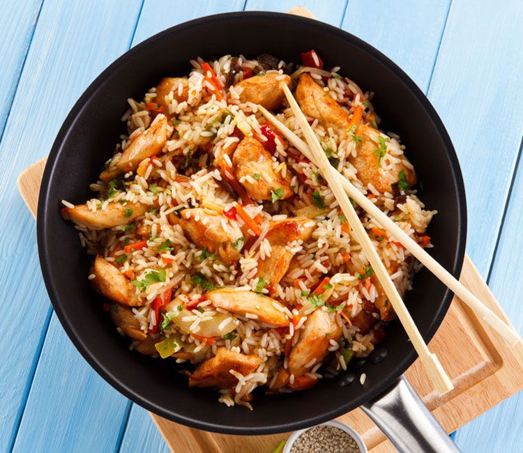 Wok súper fácil de pollo con arroz