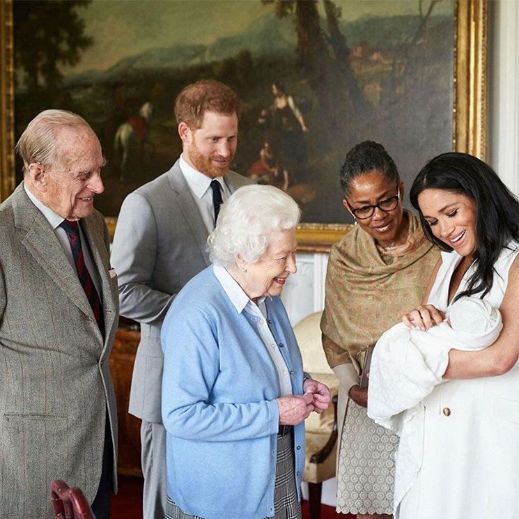 Isabel II, Felipe de Edimburgo, Doria Ragland, Meghan Markle y Archie