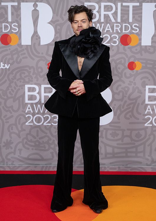 Harry Styles en la alfombra roja de los Brit Awards 2023 