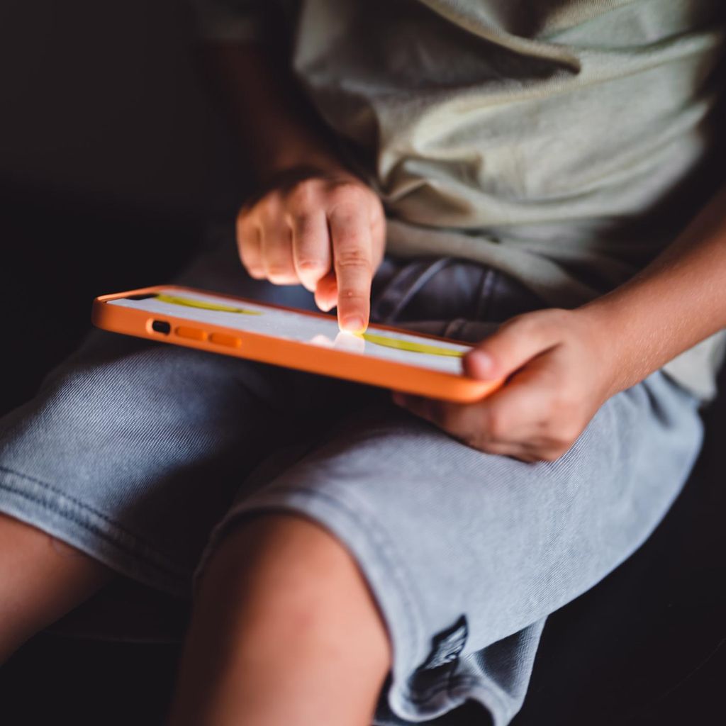 Niño con una tablet