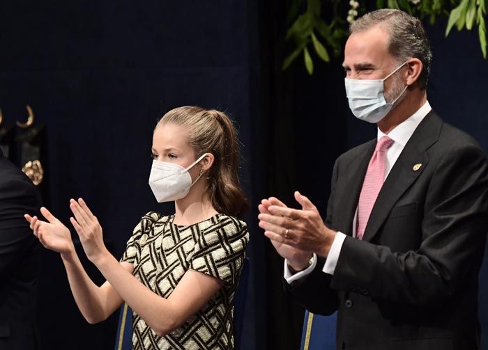 rey Felipe y princesa Leonor en los premios princesa de asturias