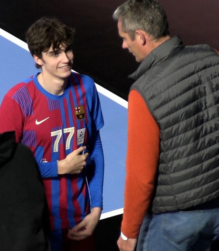 Pablo Urdangarin junto a su padre Iñaki tras un partido en abril de 2022