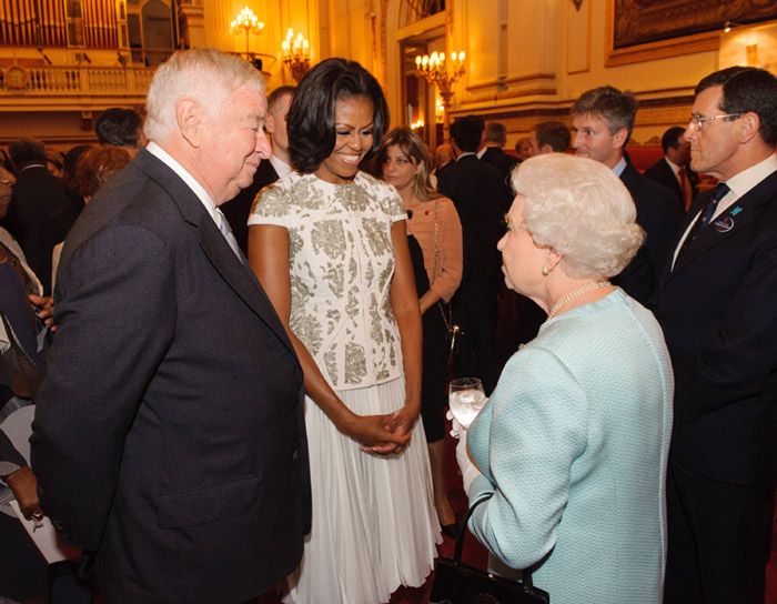 Su primer beso con el expresidente de EE.UU, su vida en la Casa Blanca... ¡HOLA! desvela en primicia las memorias de Michelle Obama