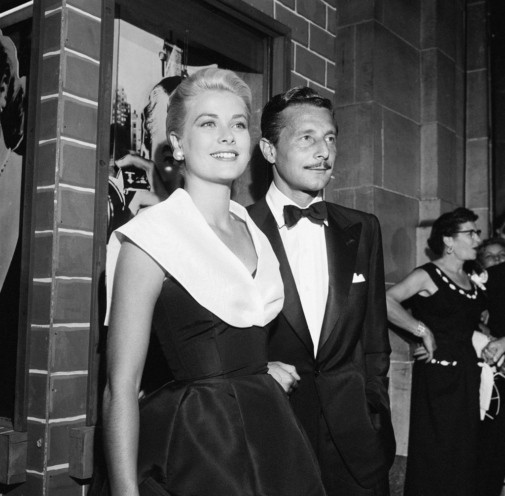 Grace con el diseñador Oleg Cassini